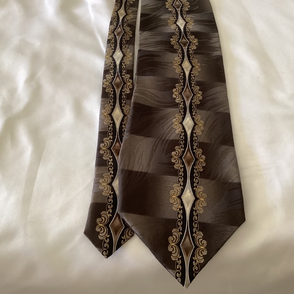 Hand made 100% Silk Di MOGGIO Classic Tie Multicolor 4” x 60” Long - Picture 5 of 5